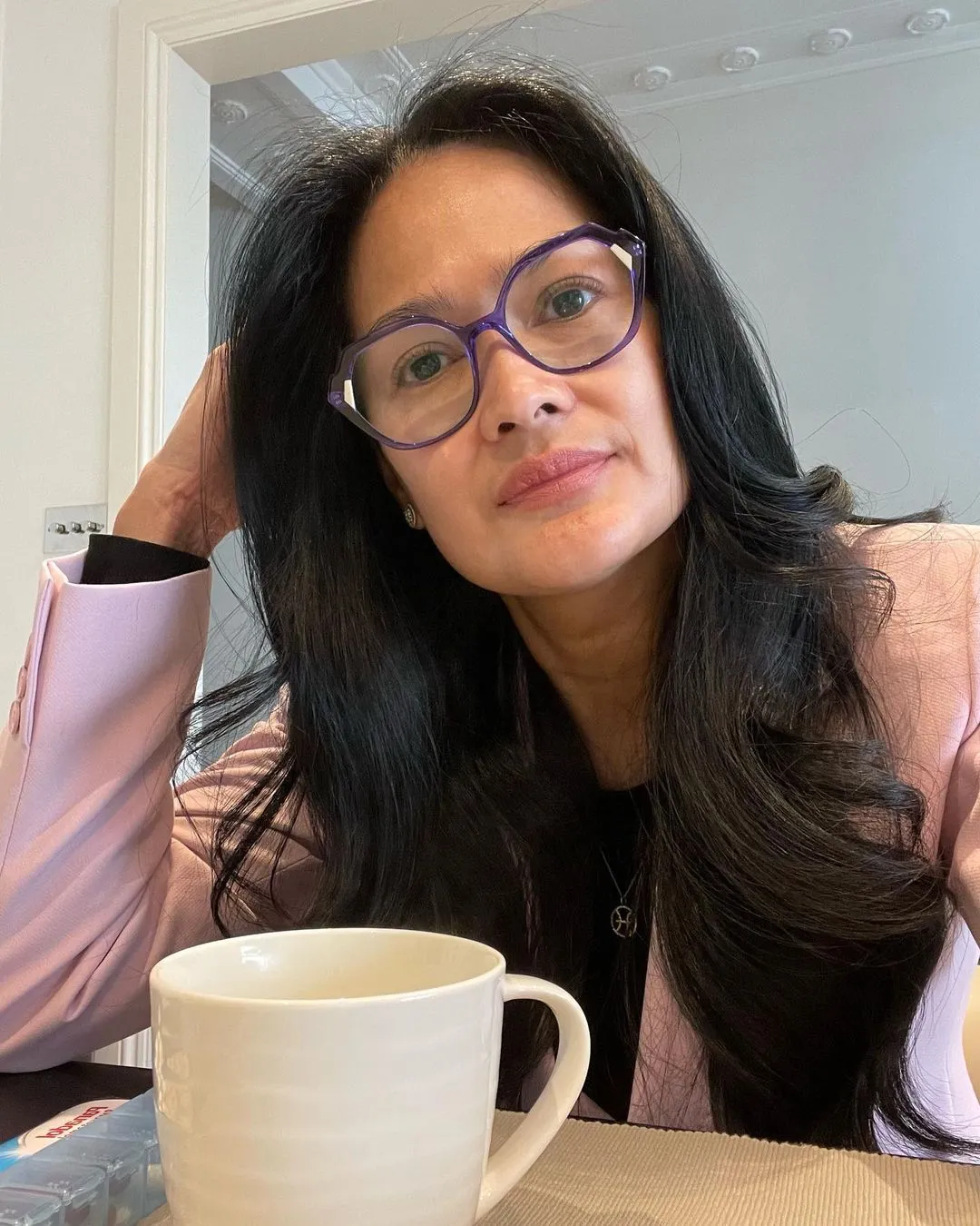 Potret Donna Harun di London (Credit: Instagram/donnaharunofficial)