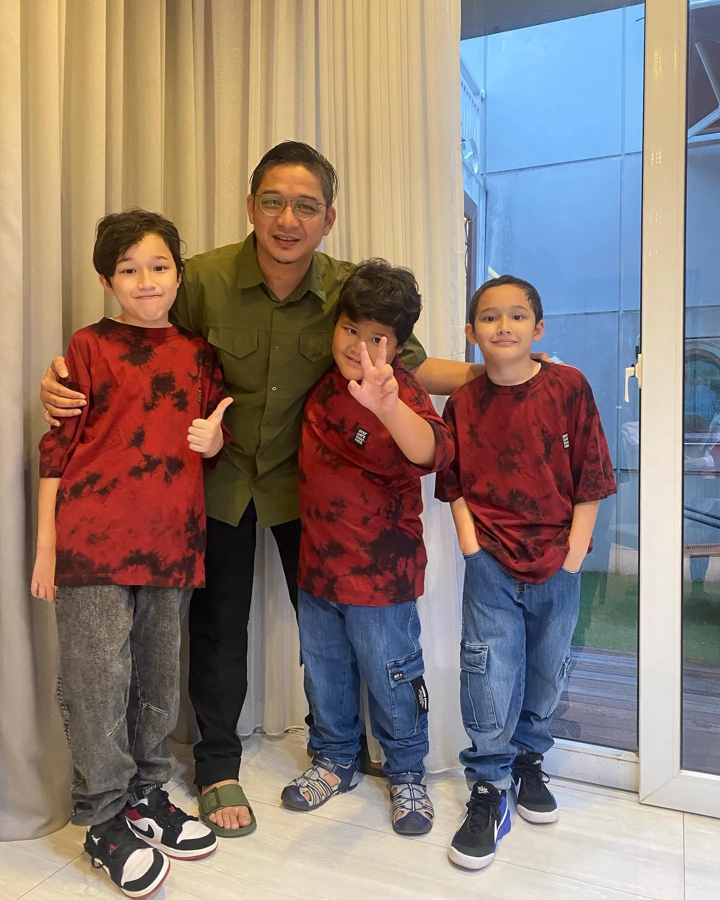 (credit: instagram.com/adeliapasha)