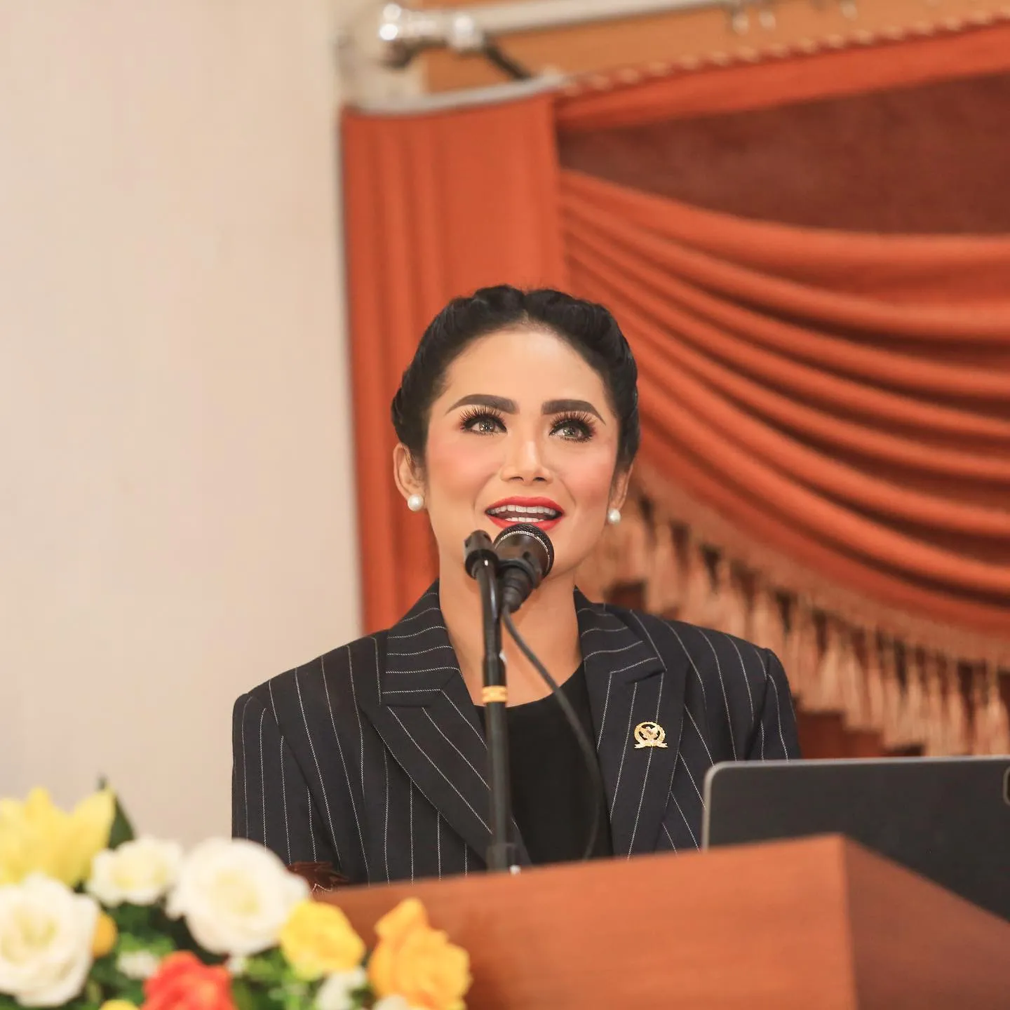 (credit: instagram.com/krisdayantilemos)