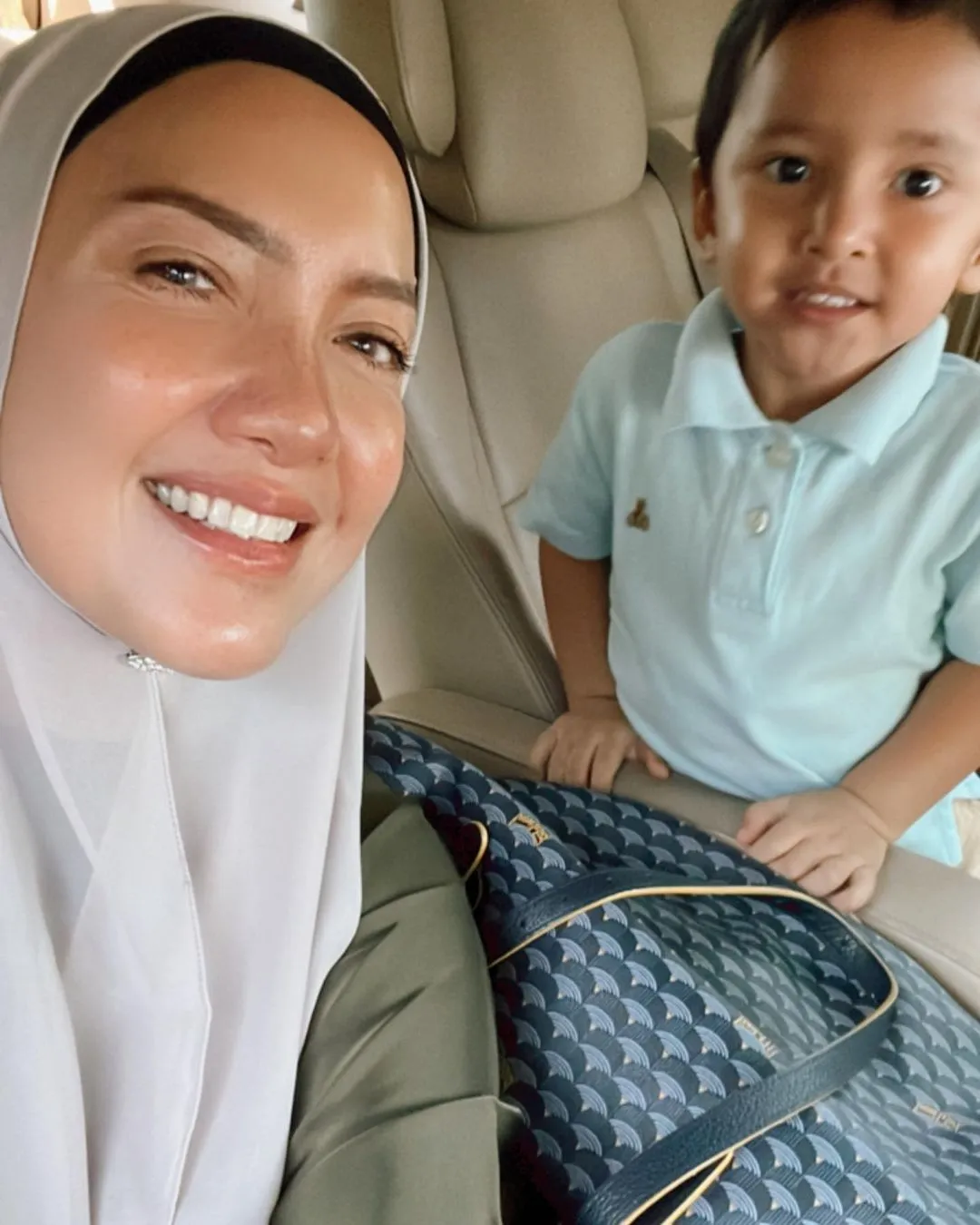 Potret Terbaru Tia Ivanka dan Ammar Anaknya (Credit: Instagram/tiaivankka)