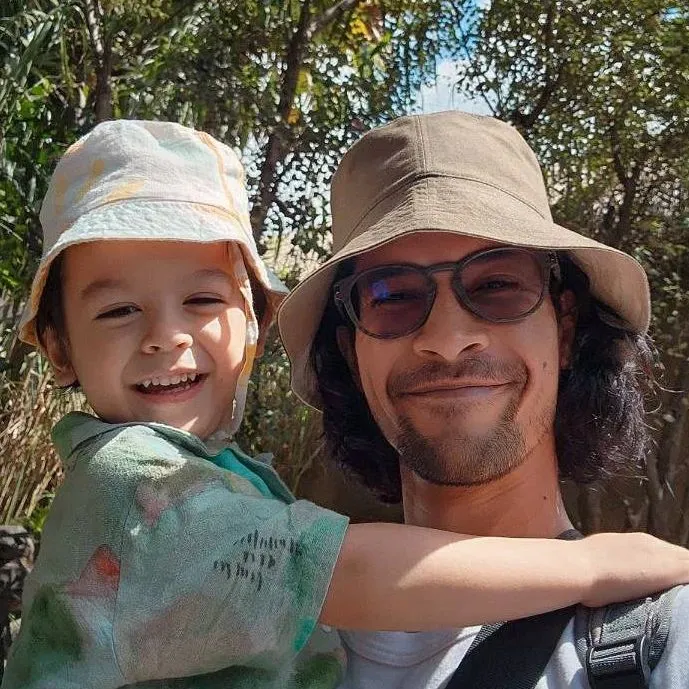 (credit: instagram.com/edward_akbar)