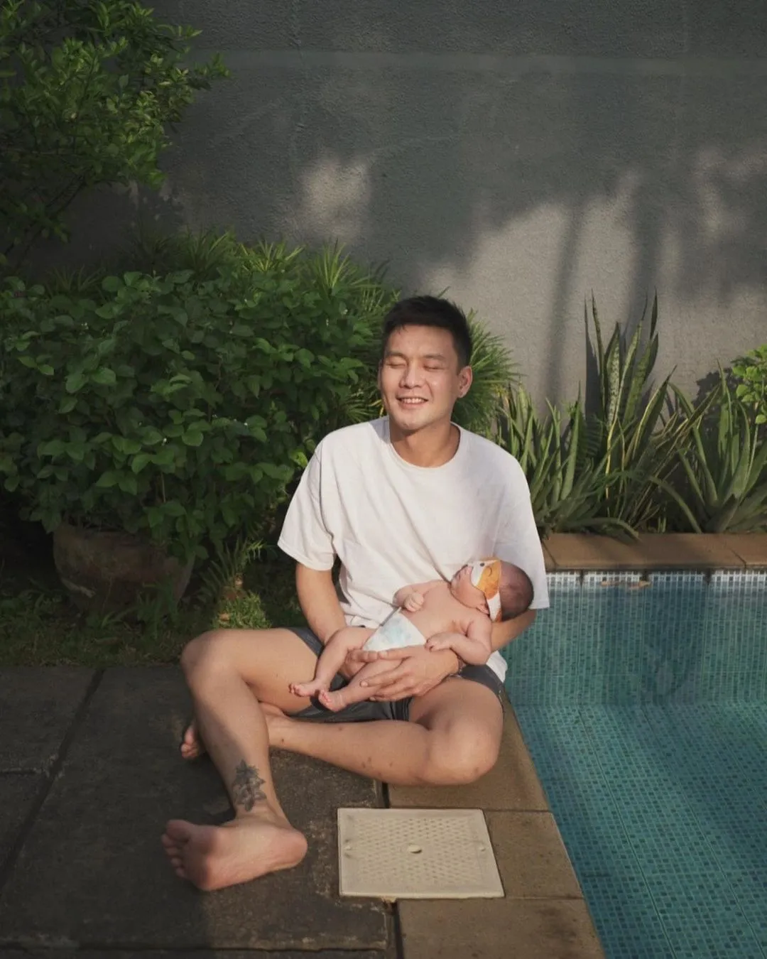 Potret Fendy Chow Momong Anak (Credit: Instagram/fendychow)