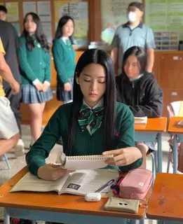 Choi Nam Ra, All of Us Are Dead (Credit: instagram.com/yihyun_1208)