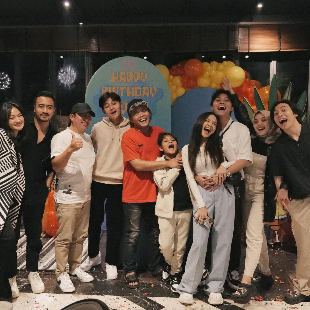 Dekat dengan Adik-Adik Rizky Febian Lainnya