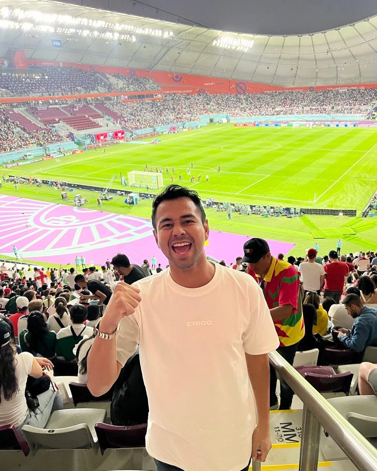 Potret Raffi Ahmad Saat Nonton Piala Dunia (Credit: Instagram/raffinagita1717)