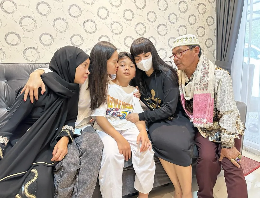 Adik Dinar Candy yang Sudah Ditemukan (Credit: Instagram/dinar_candy)
