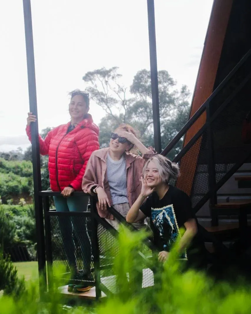 Potret Kedekatan Leony, Meriam Bellina, dan Jennifer Arnelita (Credit: Instagram/leonyvh)