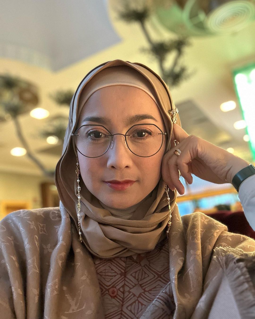 Lagi Cari Jodoh, Ini 8 Potret Desy Ratnasari di Usia 49 Tahun - Sebut  Syarat Jadi Suaminya Nggak Muluk-Muluk - Kapanlagi.com
