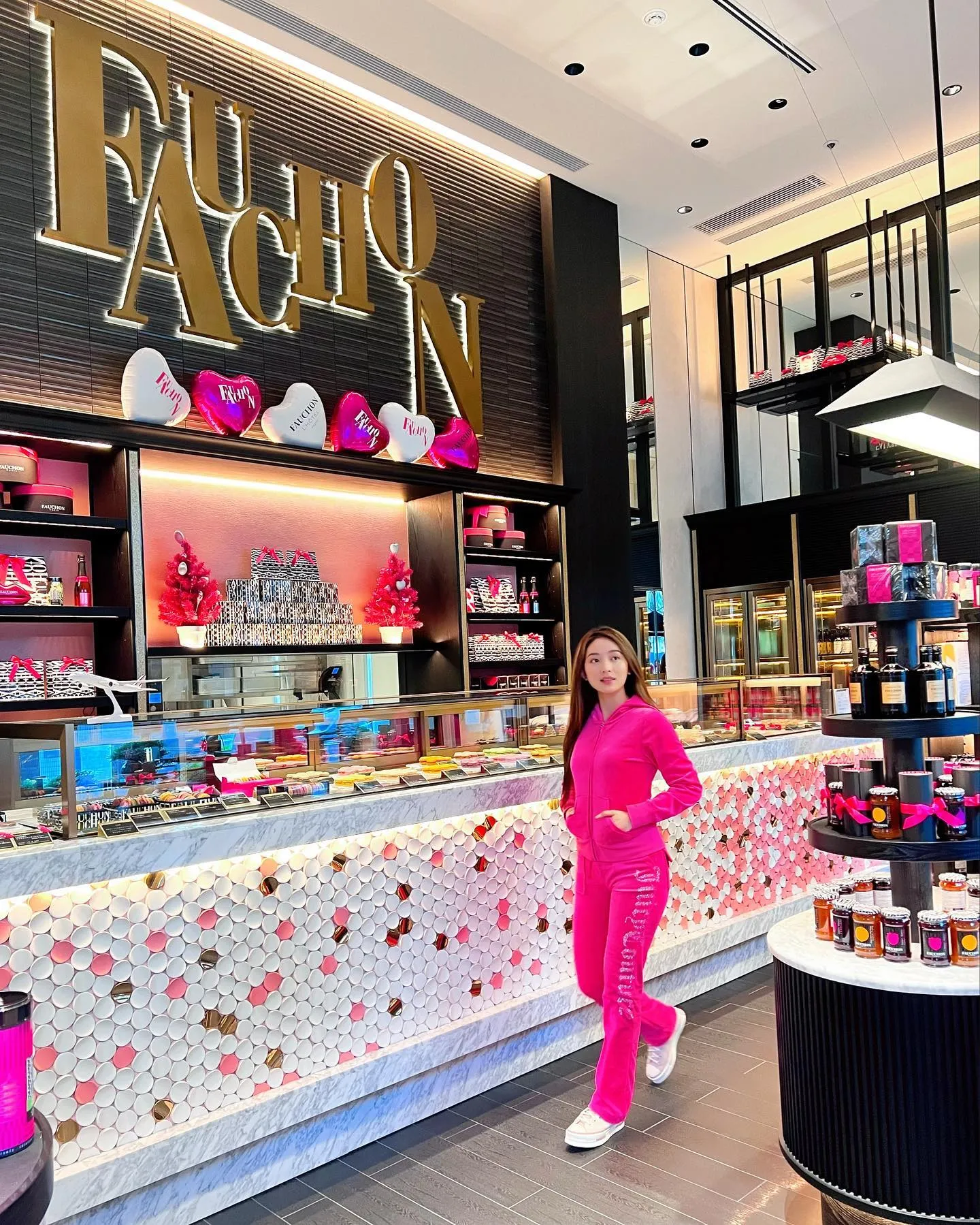 (credit: instagram.com/natashawilona12)