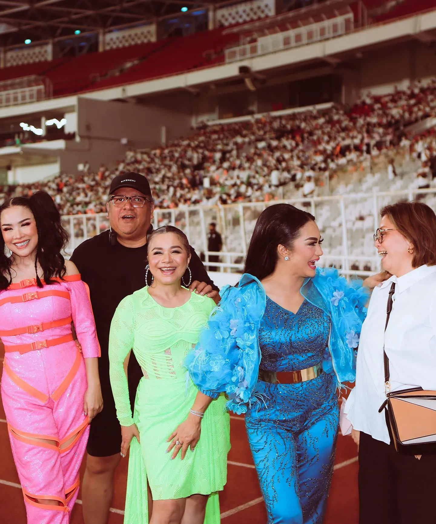 (credit: instagram.com/krisdayantilemos)