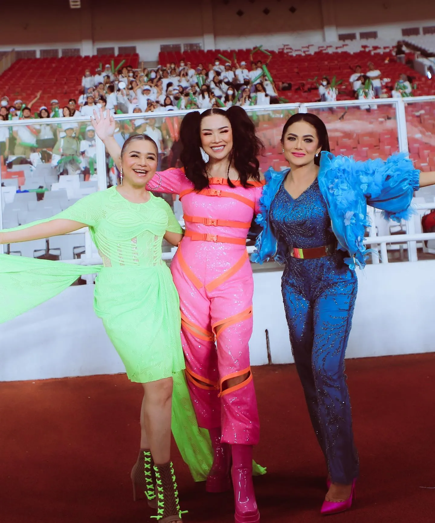 (credit: instagram.com/krisdayantilemos)