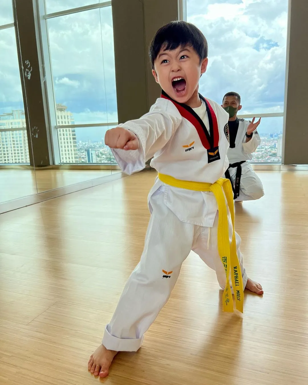 Potret Raphael Moeis Anak Sandra Dewi (Credit: Instagram/raphaelmoeis)