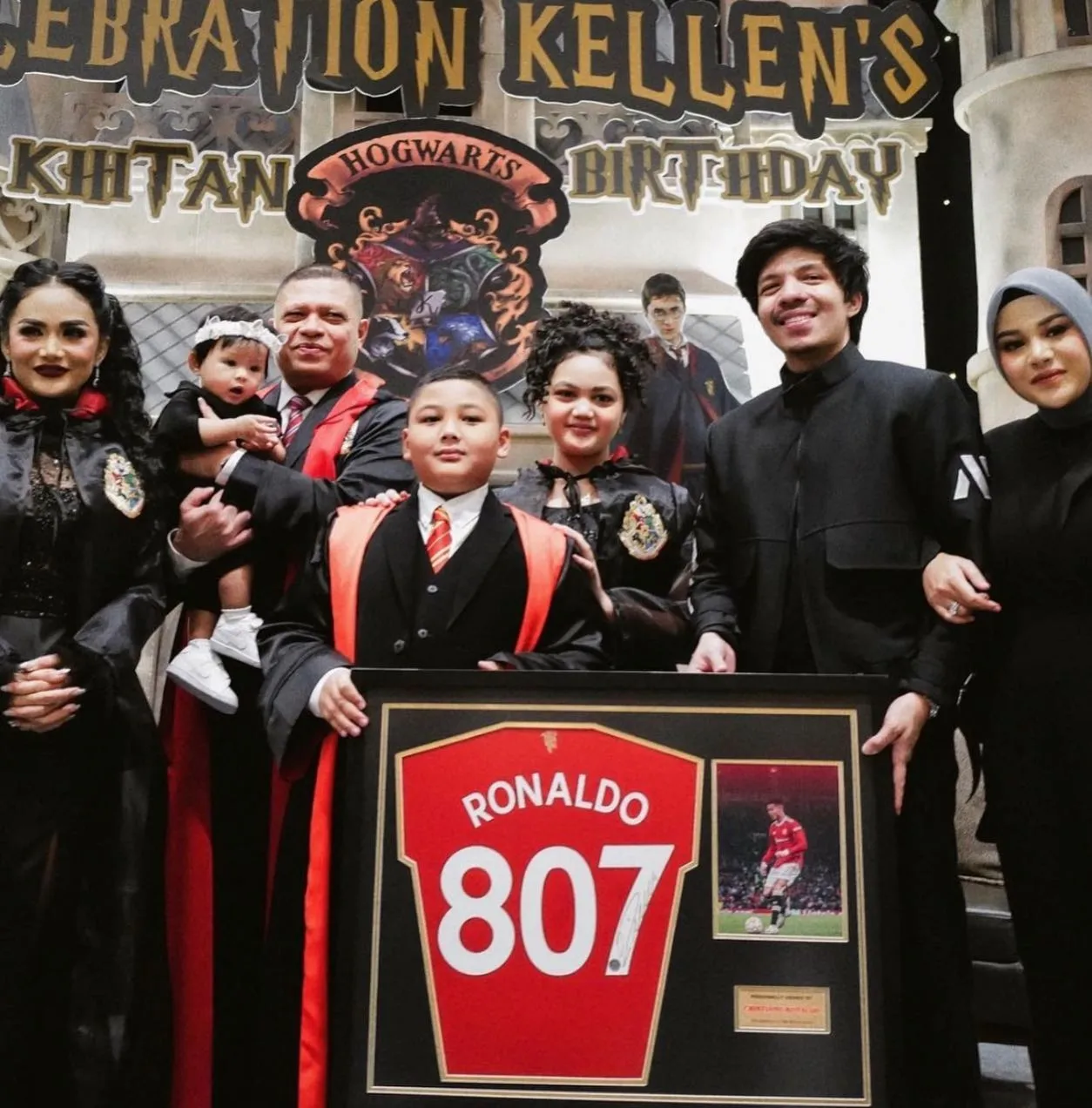 Tampil dengan Nuansa Hitam