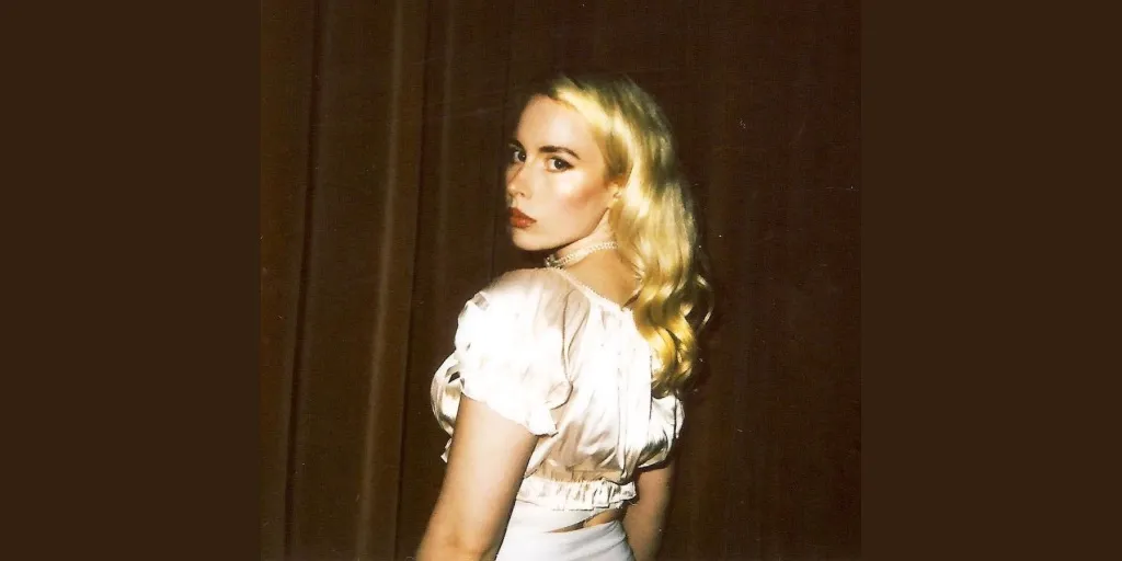 Holly Macve feat. Lana Del Rey - Suburban House