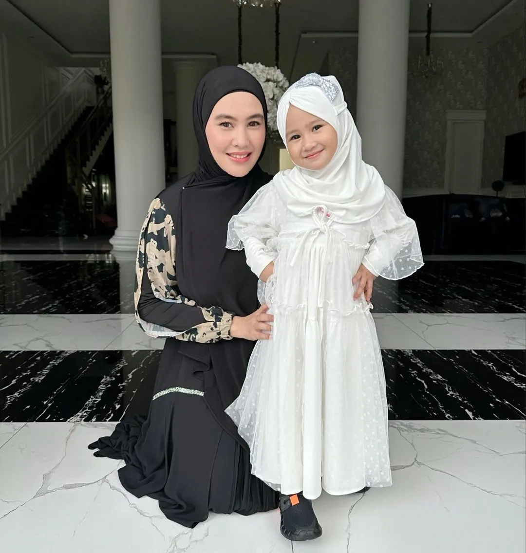 Sudah Berjilbab Sejak Kecil