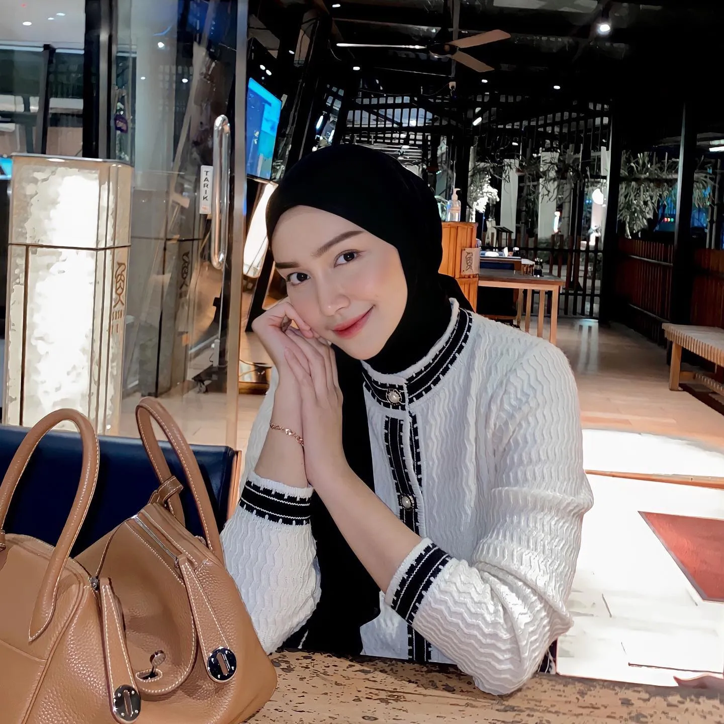 (credit: Instagram.com/melodyprima/)