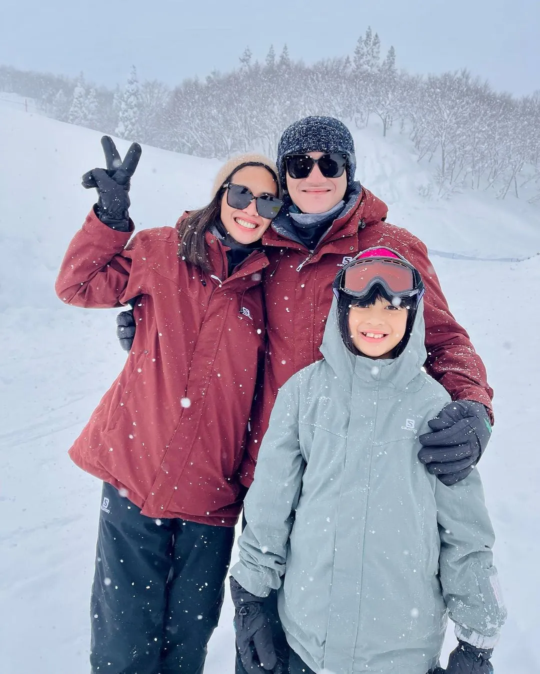 Potret Keluarga Vino G. Bastian dan Marsha Timothy (Credit: Instagram/vinogbastian__)