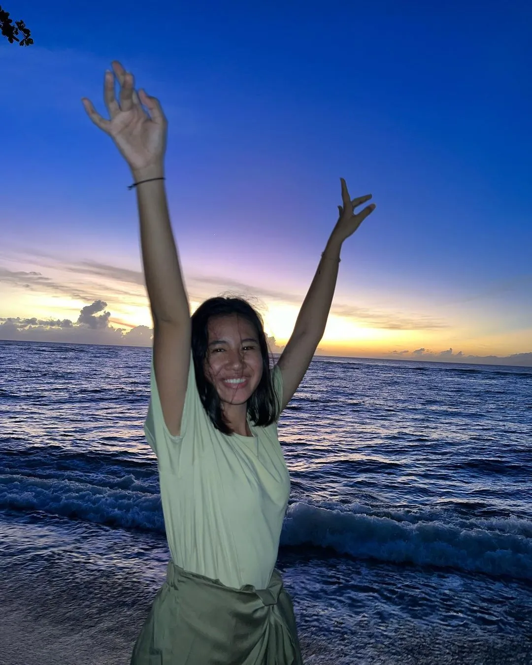 Potret Liburan Shenina Cinnamon dan Angga Yunanda (Credit: Instagram/shenacinnamon)