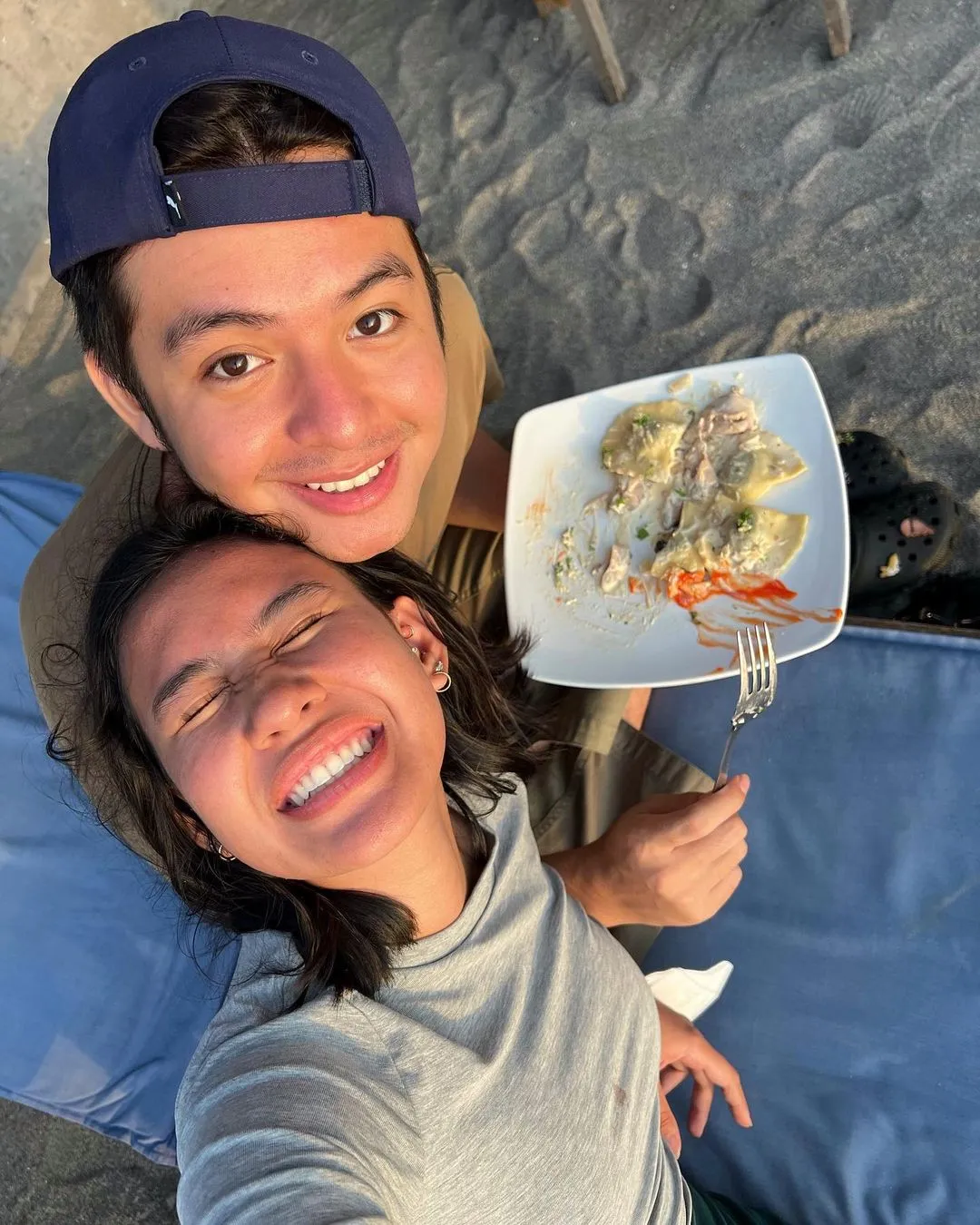 Potret Liburan Shenina Cinnamon dan Angga Yunanda (Credit: Instagram/shenacinnamon)