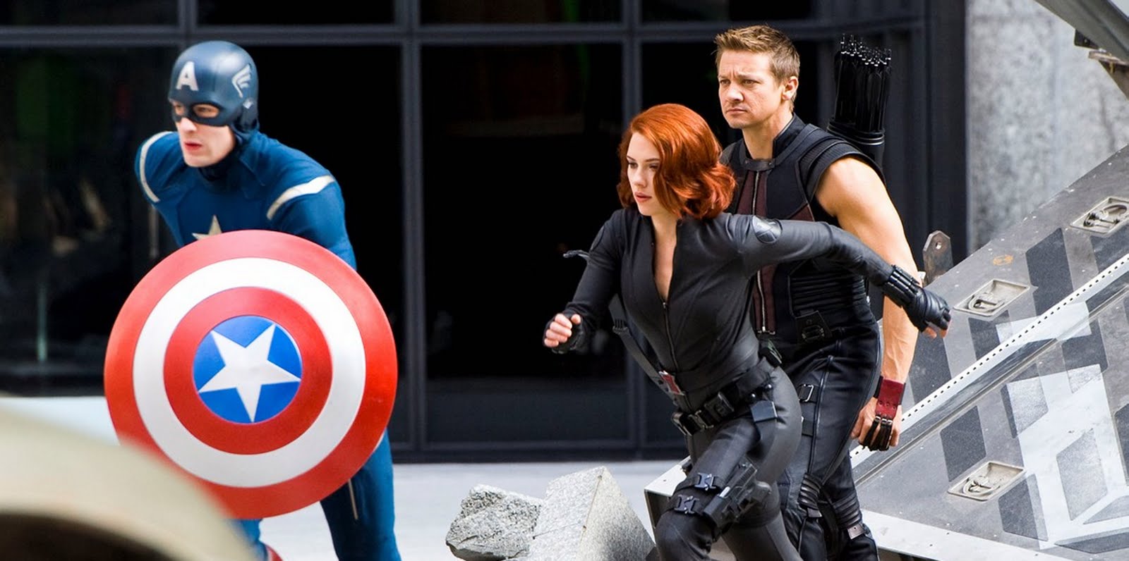 Вдова и капитан. Капитан Америка из Мстители 2012. Мстители кадры.