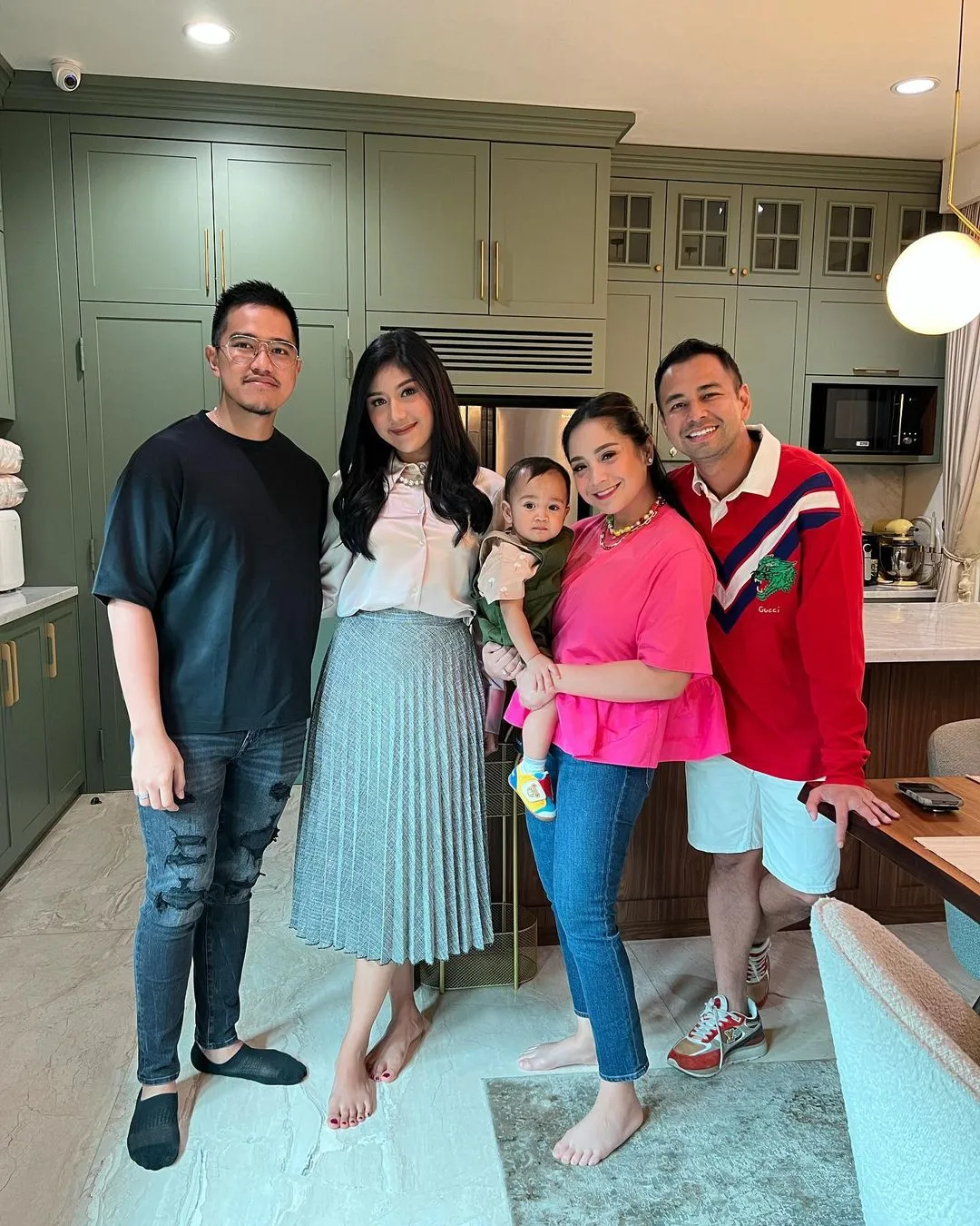 Potret Kebersamaan Kaesang Pangarep, Erina Gudono, Nagita Slavina, dan Raffi Ahmad (Credit: Instagram/erinagudono)