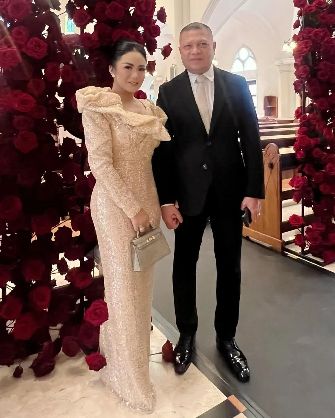 Potret Kemesraan Krisdayanti dan Raul Lemos (Credit: Instagram/krisdayantilemos)