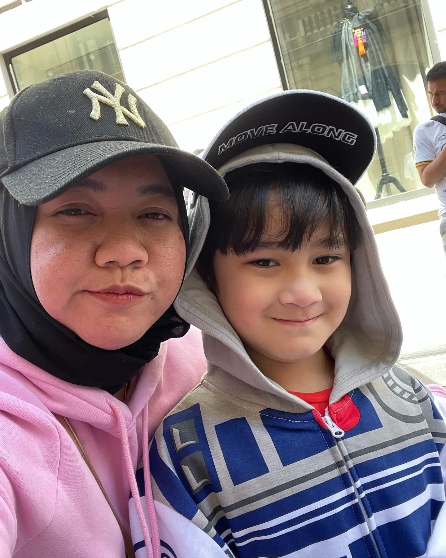  (credit: Instagram.com/shela_lala96/)