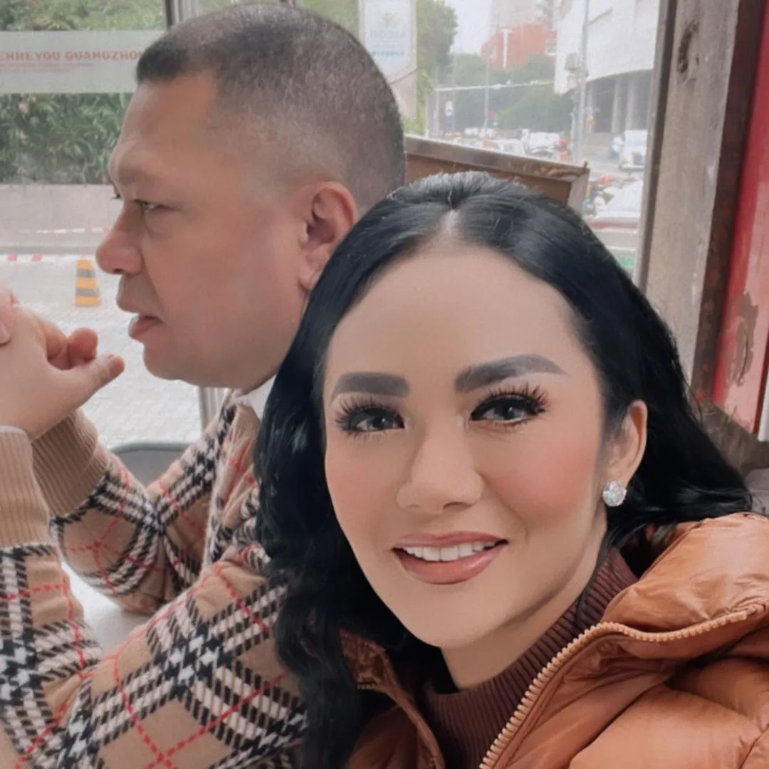 Potret Kemesraan Krisdayanti dan Raul Lemos (Credit: Instagram/krisdayantilemos)