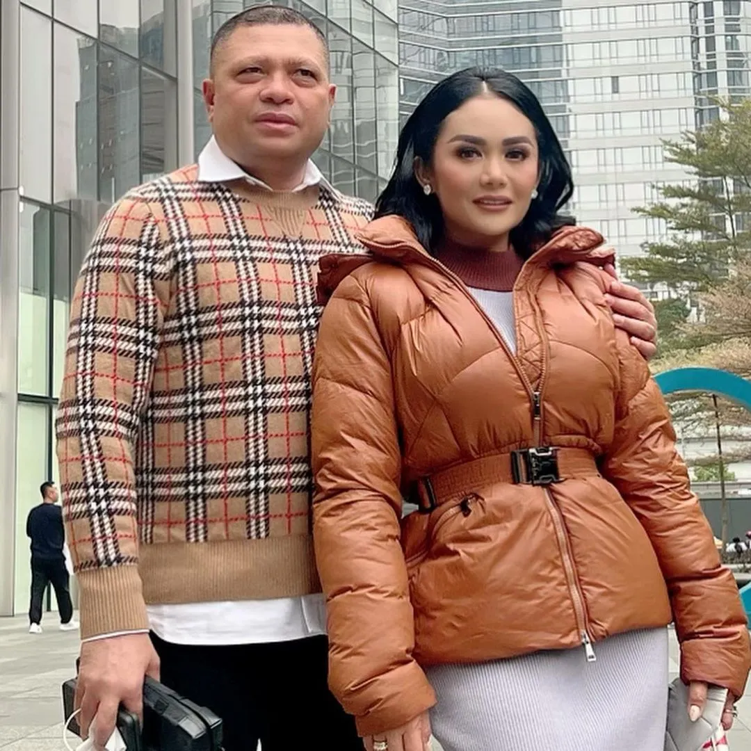 Potret Kemesraan Krisdayanti dan Raul Lemos (Credit: Instagram/krisdayantilemos)