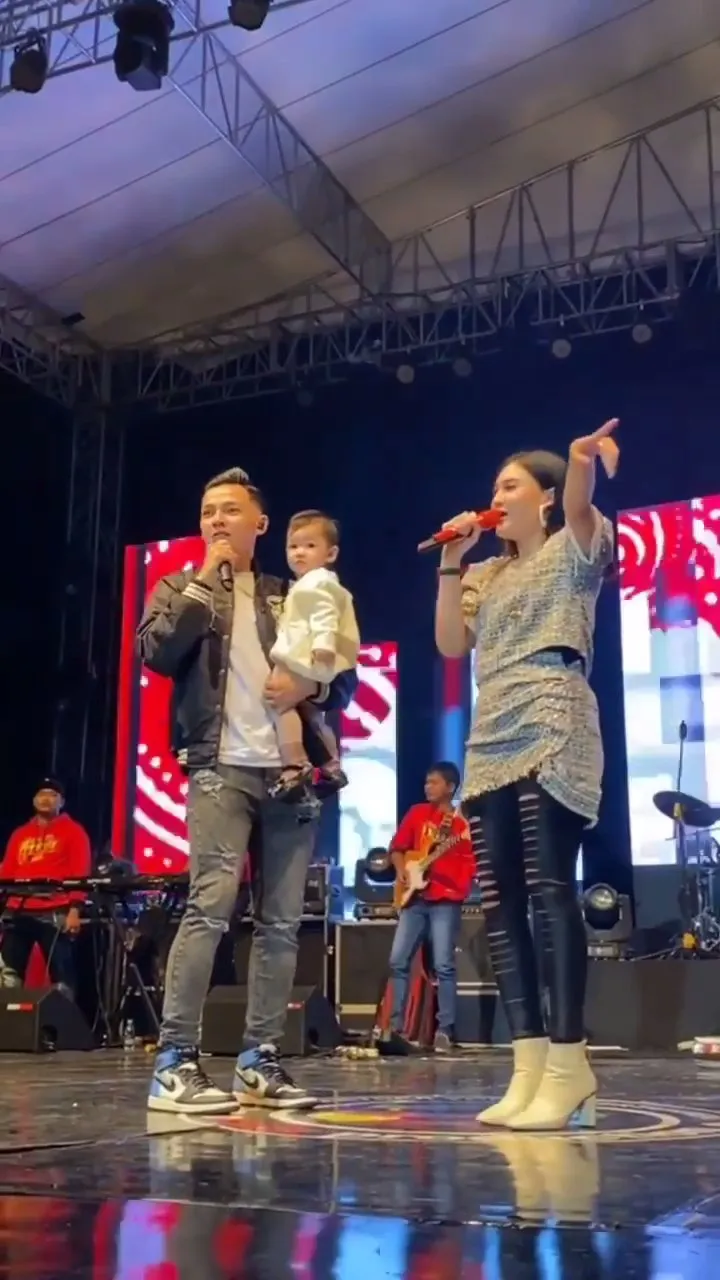 (credit: Instagram.com/nellakharismalovers.id/)