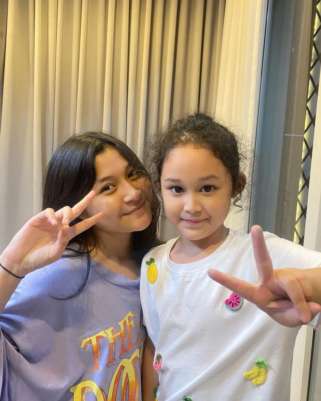 Potret Princess Kayla Bareng Nasha Kakaknya (Credit: Instagram/adeliapasha)