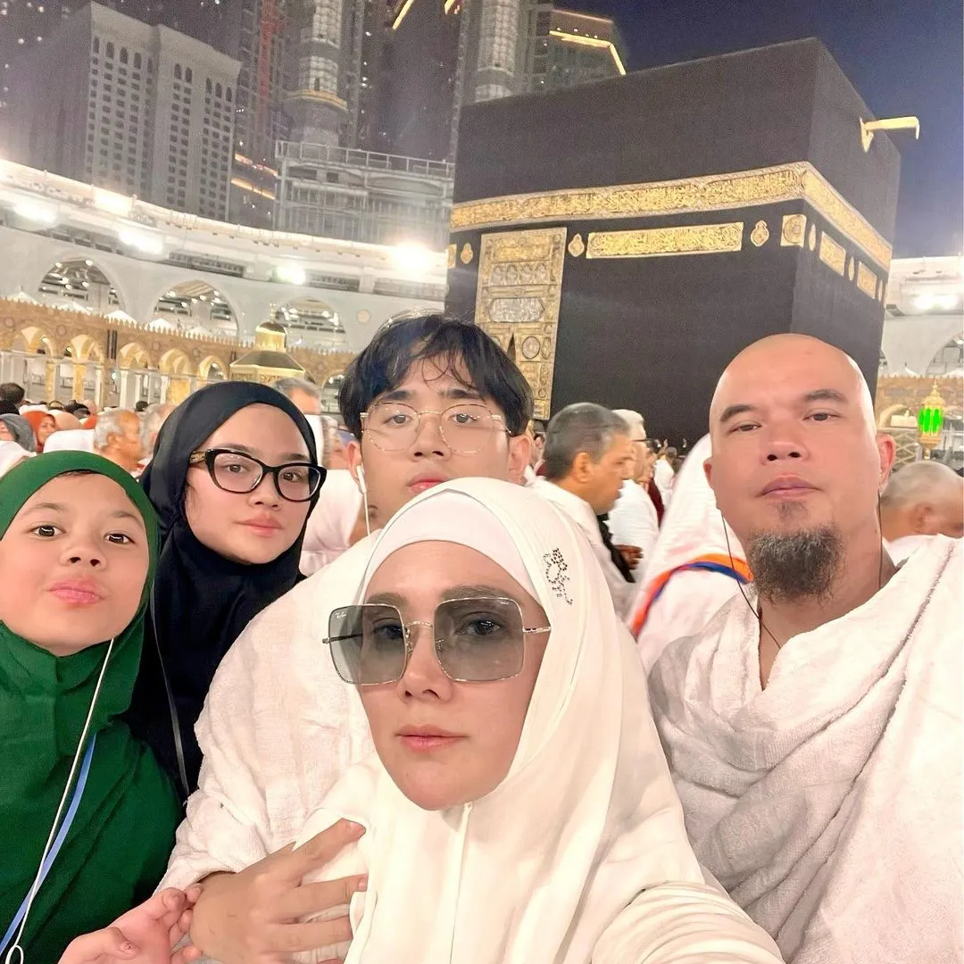 Potret Rafly Azis Bareng Keluarga (Credit: Instagram/mulanjameela1)