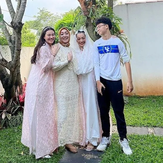 Penuh Kebahagiaan
