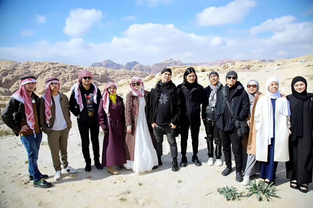 Kebersamaan Keluarga Mulan Jameela dan Ahmad Dhani (Credit: Instagram/mulanjameela1)