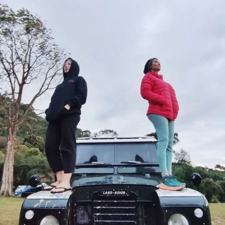 Potret Kedekatan Leony dengan Meriam Bellina (Credit: Instagram/leonyvh)