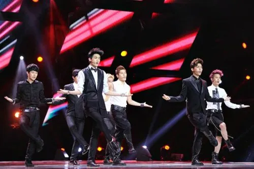 ZE:A ketika tampil dan membuat terpukau fans di China ©kpopstarz.com