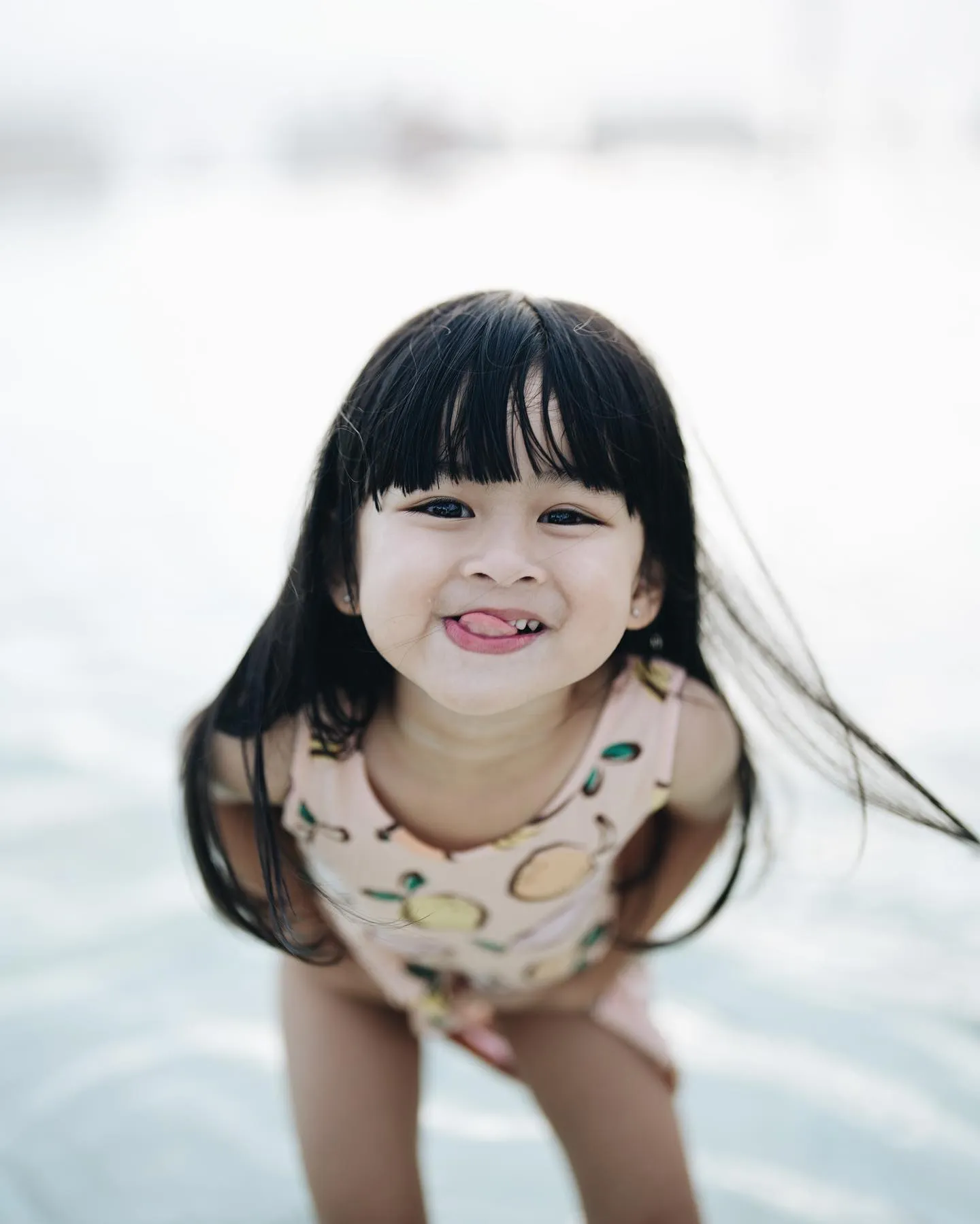 7 Potret Terbaru Zunaira Anak Syahnaz Sadiqah, Rambutnya Curi Perhatian