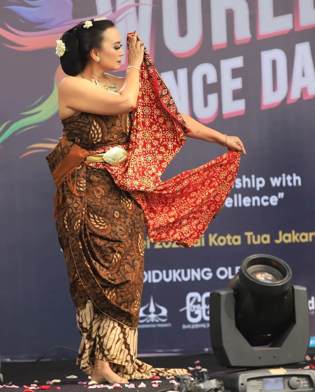 Potret Ira Wibowo (Credit: Instagram/irawbw)