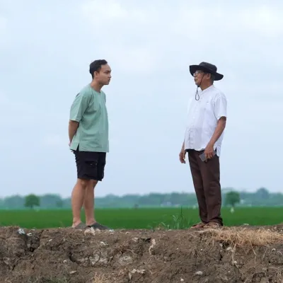 "Besok Kita Nanem Lagi": Potret Ketangguhan Petani Indonesia Lintas Generasi