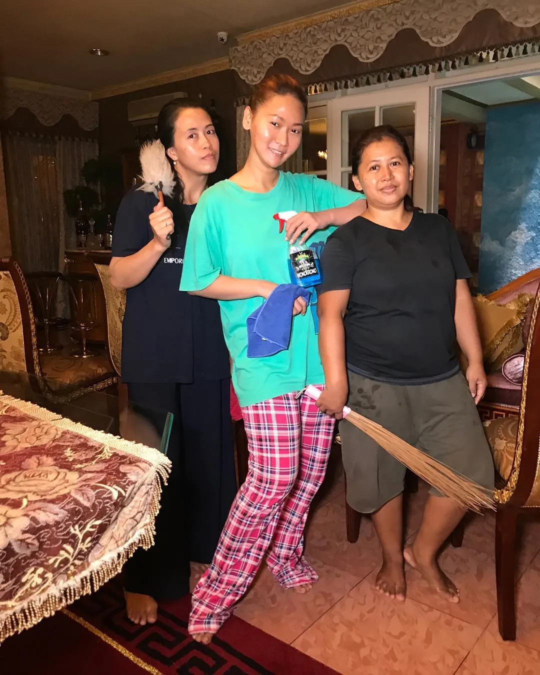 Inul memanusiakan para ART-nya / Credit: Instagram - inul.d