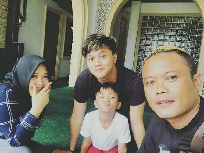 (credit : instagram.com/rizkyfbian)