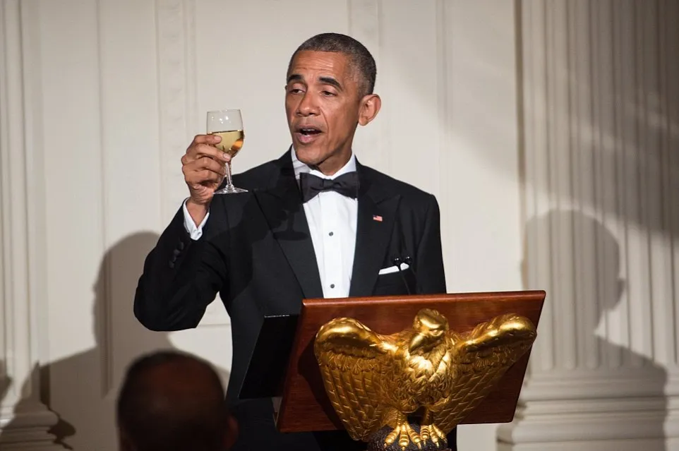 Obama mengenakan jas yang sama selama 8 tahun belakangan © AFP