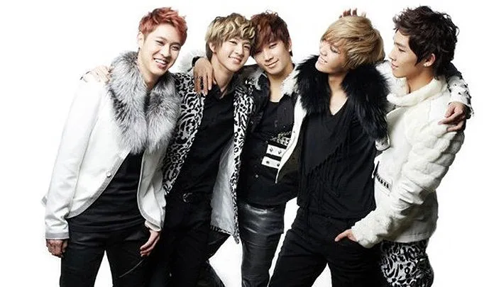 MBLAQ ketika menghadiri sebuah sesi foto