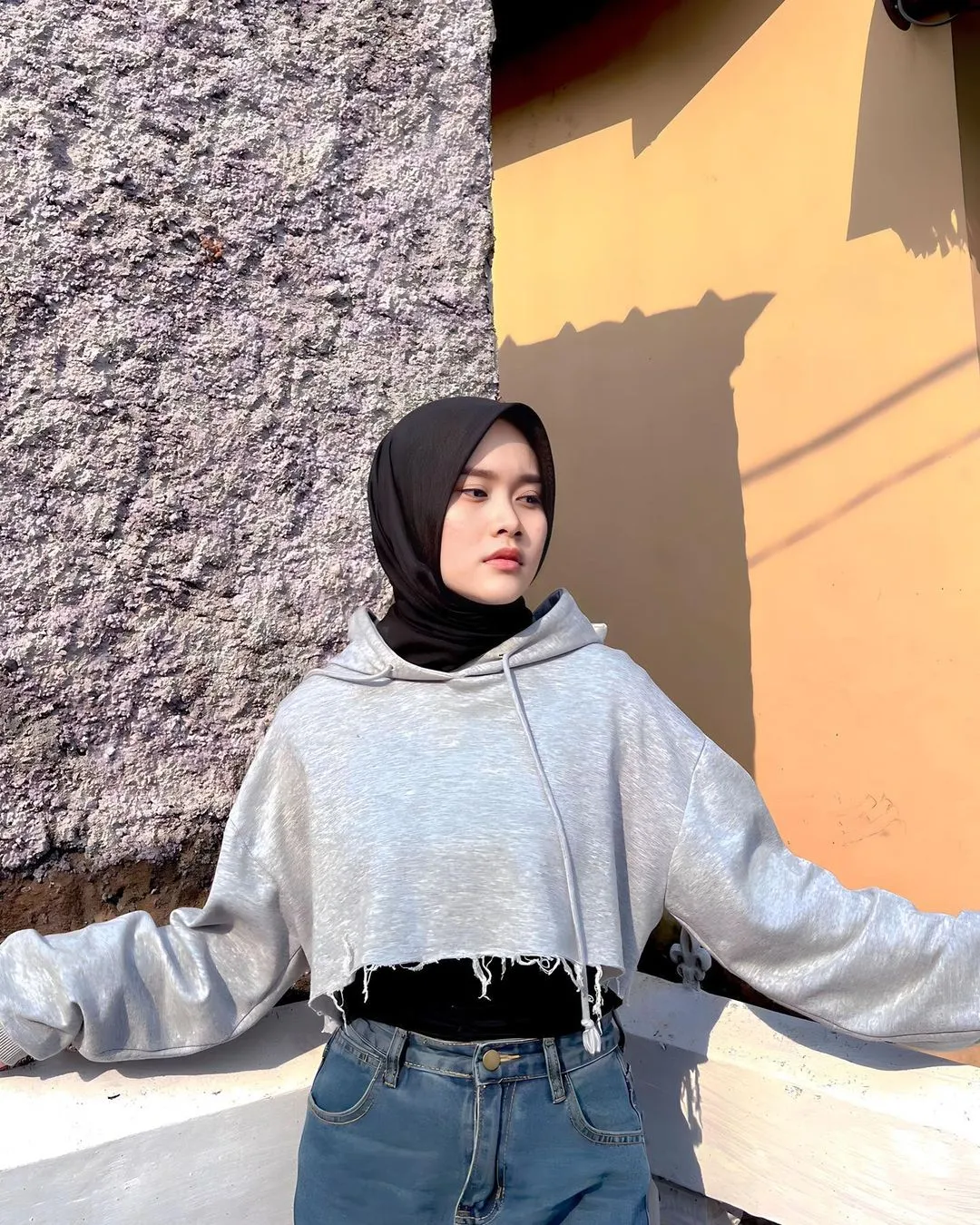 Gaya Kekinian ala Alma Thania