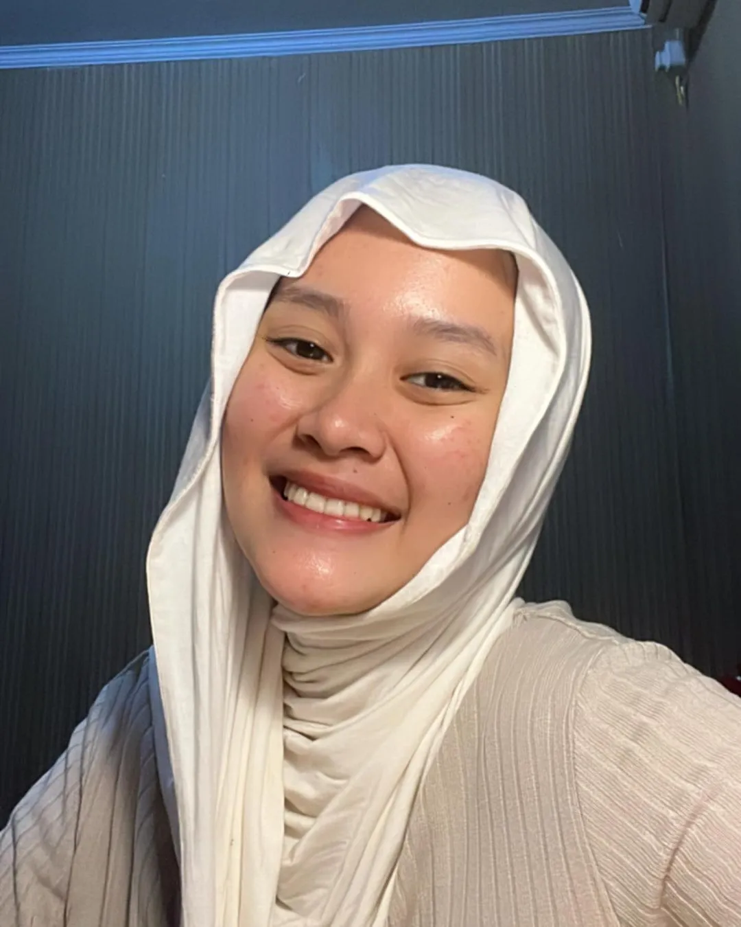 Tampilkan Senyum Manis