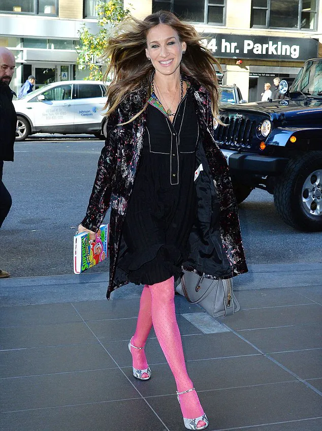 Karya perdana Sarah Jessica Parker dalam bidang mendesain adalah koleksi rancangan sepatunya yang diberi tajuk SJP Collection. © dailymail.co.uk