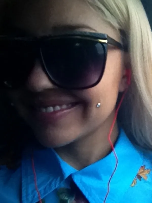 Amanda Bynes Tindik Pipi