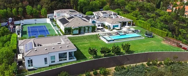 Penampakan rumah Gwen dan Gavin yang dijual © via dailymail.co.uk