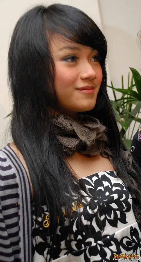 Tergabung dalam Grup The Virgin