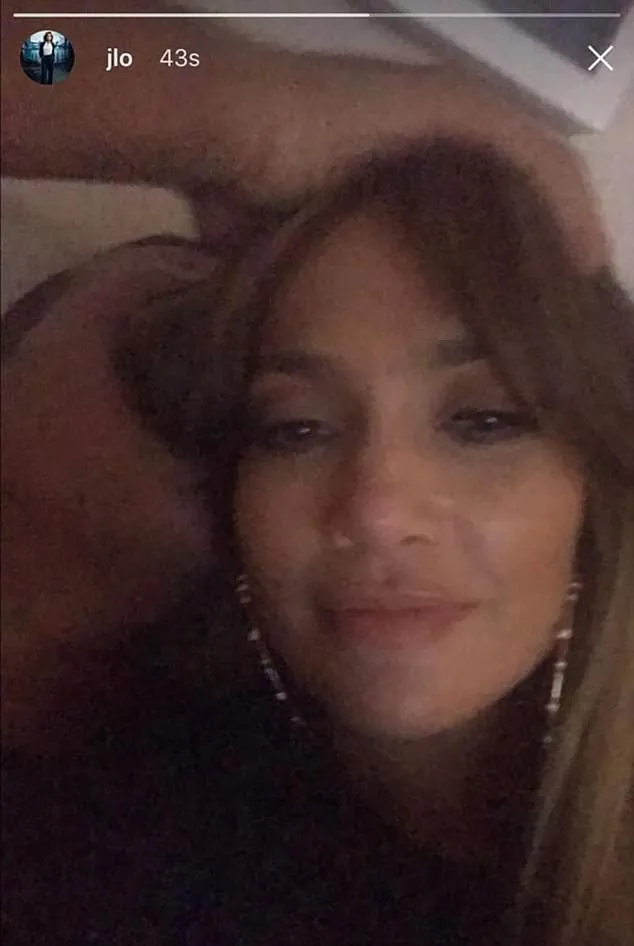 J-Lo unggah foto mesra dengan pacar © Instagram.com/jlo